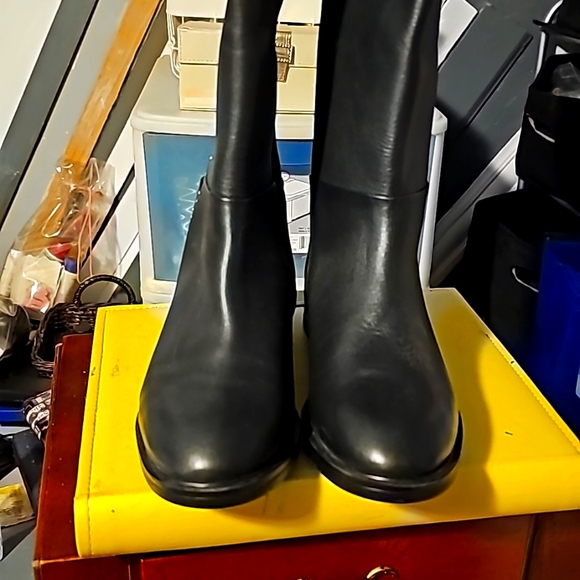 New Via Roma Designer Boots, Sz 8.5, Black, Side Studs, Genuine Leather, Side Zi - Picture 6 of 13